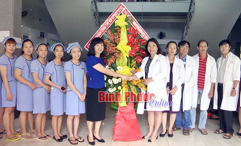 Nhiều hoạt động thiết thực kỷ niệm Ng&agrave;y thầy thuốc Việt Nam