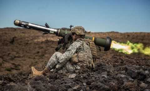 Tên lửa Javelin cung cấp cho Ukraine được thanh toán từ ngân sách Mỹ