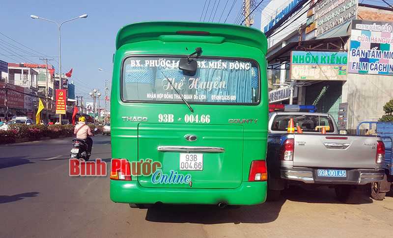 196kg thịt tr&acirc;u chưa qua ki&ecirc;̉m dịch tr&ecirc;n xe kh&aacute;ch