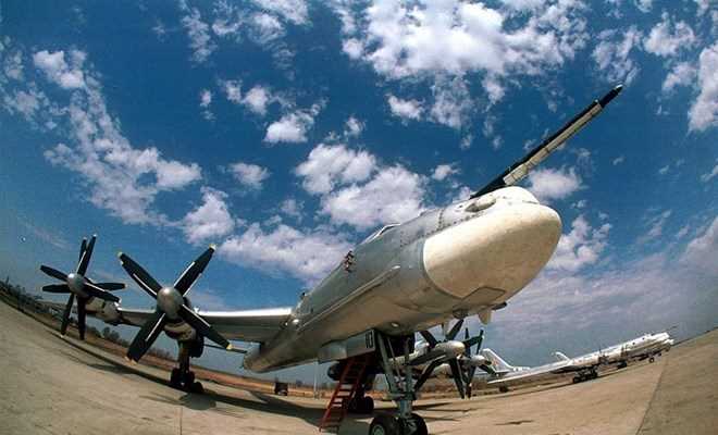 Máy bay ném bom chiến lược Nga tuần tra trên biển Nhật Bản