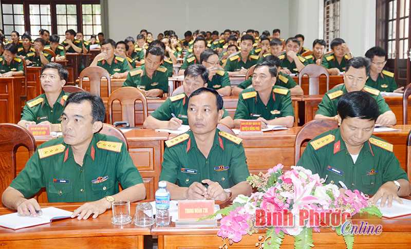 270 c&aacute;n bộ, sĩ quan học tập c&aacute;c chuy&ecirc;n đề ch&iacute;nh trị, ph&aacute;p luật