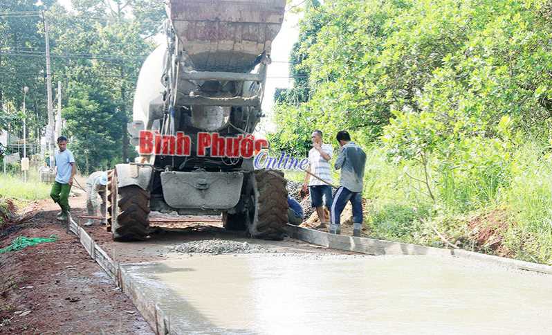 Bù Đăng chú trọng đầu tư cơ sở hạ tầng vùng DTTS