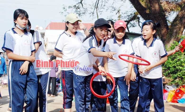 Đoàn khối cơ quan tỉnh mở màn chiến dịch “Tình nguyện xuân biên giới” tại Bù Đốp