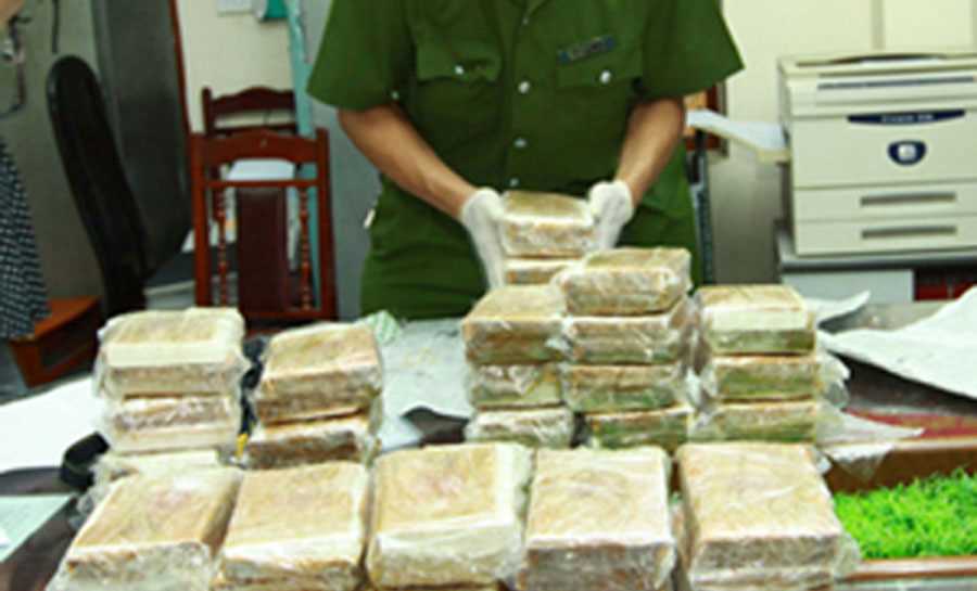 C&ocirc;ng an Lộc Ninh phối hợp triệt ph&aacute; 8 vụ vi phạm về ma t&uacute;y