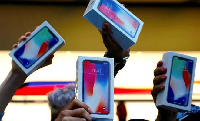 Barclays: Bê bối pin có thể khiến doanh số iPhone năm 2018 sụt giảm