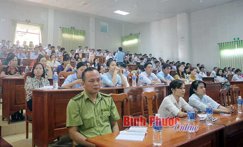 Gần 520 c&aacute;n bộ, đảng vi&ecirc;n học tập chuy&ecirc;n đề Hồ Ch&iacute; Minh năm 2018