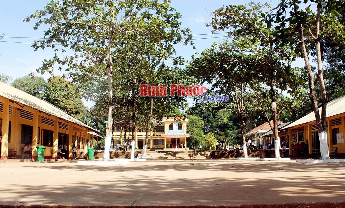 Trường THCS thị trấn Lộc Ninh: Khắc phục cơ sở vật chất để dạy giỏi, học giỏi