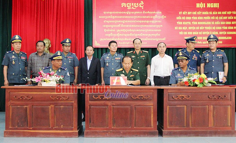 K&yacute; kết phối hợp qu&acirc;n sự B&igrave;nh Phước v&agrave; c&aacute;c tỉnh của Campuchia