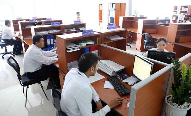 R&agrave; so&aacute;t, ho&agrave;n thiện thể chế về quản l&yacute; c&aacute;n bộ c&ocirc;ng chức, vi&ecirc;n chức