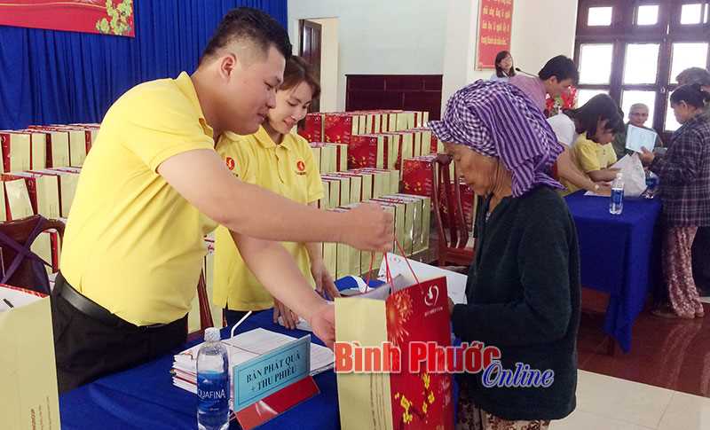 Bình Long: 9.787 phần quà tết tặng đối tượng chính sách, hộ nghèo