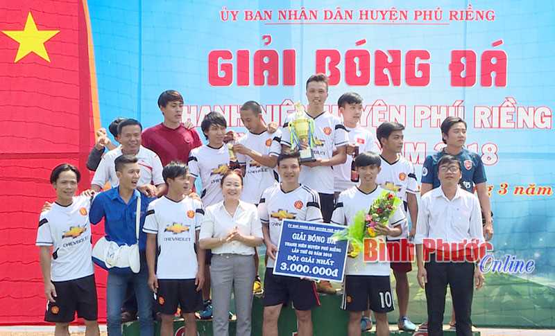 Xã Bình Tân nhất giải bóng đá thanh niên huyện Phú Riềng lần 2