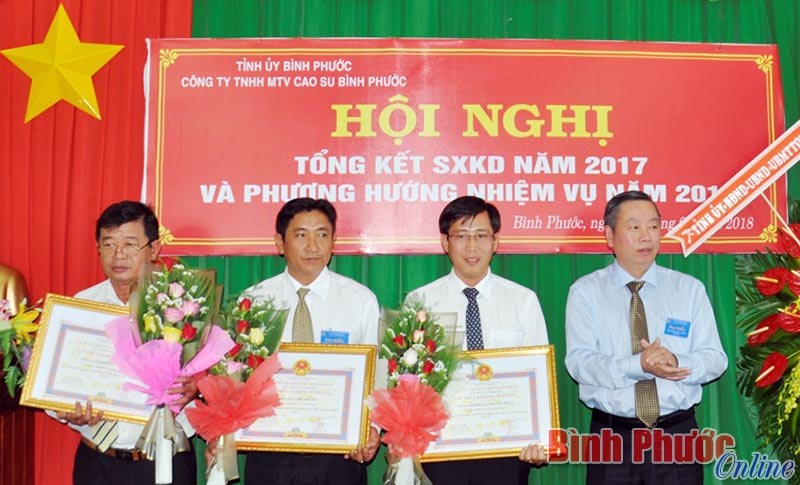 Cao su Bình Phước: Thu nhập bình quân 6,7 triệu đồng/người/tháng