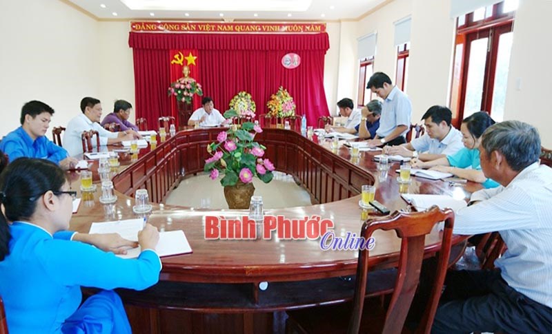 Chơn Th&agrave;nh t&iacute;ch cực giải quyết vấn đề từ cơ sở