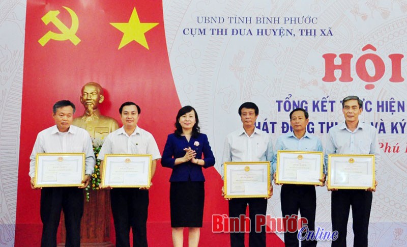 Cụm huyện, thị x&atilde; ph&aacute;t động thi đua năm 2018