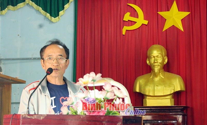 Đại biểu HĐND tiếp x&uacute;c cử tri huyện Ph&uacute; Riềng