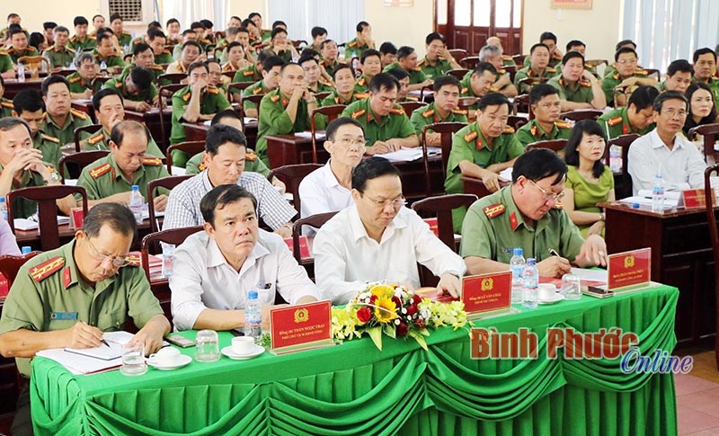 Đổi mới c&ocirc;ng t&aacute;c l&atilde;nh đạo, chỉ huy; siết chặt kỷ luật, kỷ cương