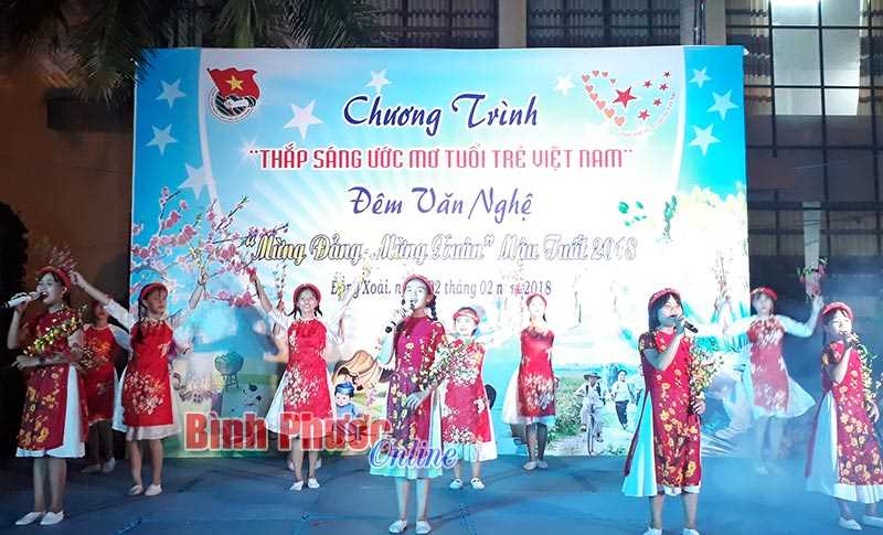 ĐỒNG XOÀI: Tặng 110 học bổng “Thắp sáng ước mơ tuổi trẻ Việt Nam”