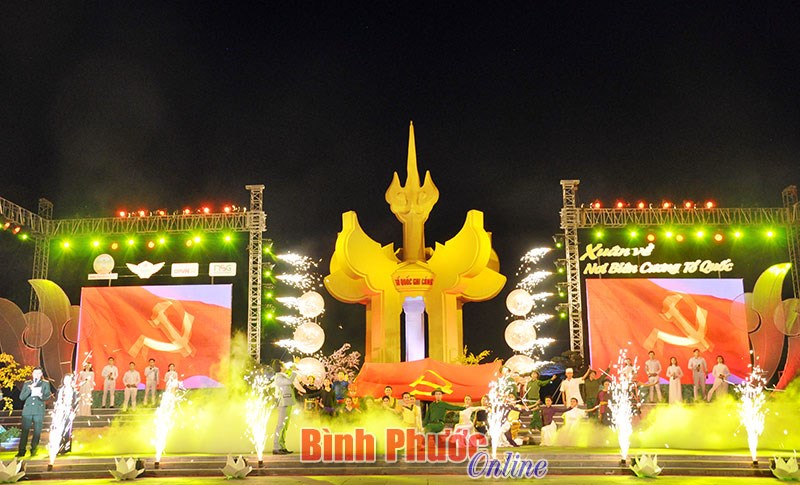 Ấm &aacute;p chương tr&igrave;nh &ldquo;Xu&acirc;n về nơi bi&ecirc;n cương Tổ quốc&rdquo;