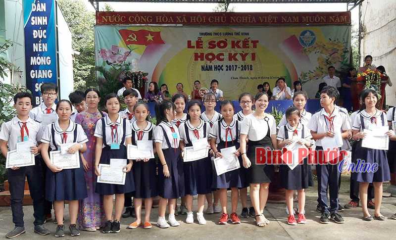 Bảo hiểm y tế cho học sinh nghèo: Không còn là chuyện riêng của mỗi gia đình