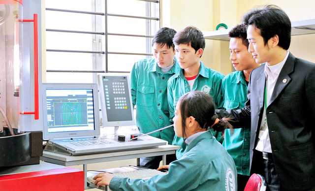 Chỉ được đào tạo nghề vừa làm vừa học khi đã đào tạo chính quy