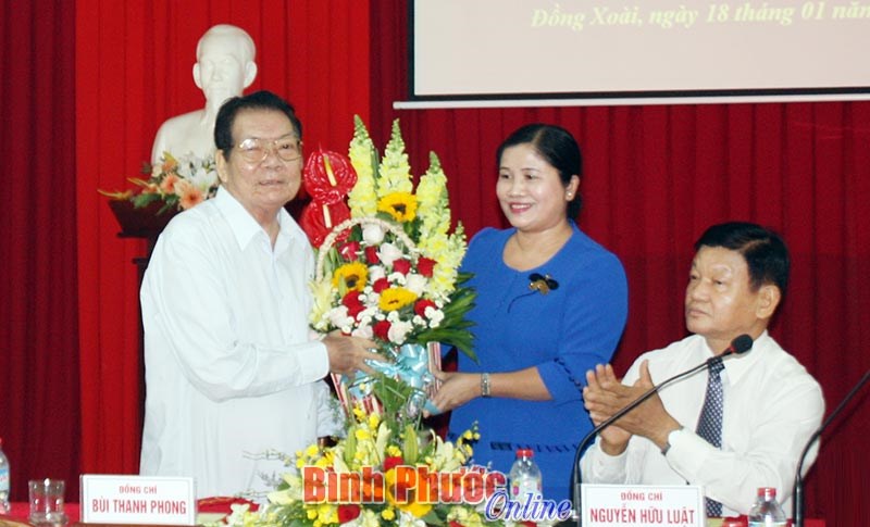 Ra mắt hồi k&yacute; của hai đồng ch&iacute; nguy&ecirc;n B&iacute; thư Tỉnh ủy