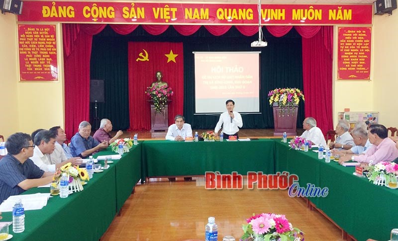 Th&ocirc;ng qua đề t&agrave;i lịch sử LLVT nh&acirc;n d&acirc;n B&igrave;nh Long (1945-2015)