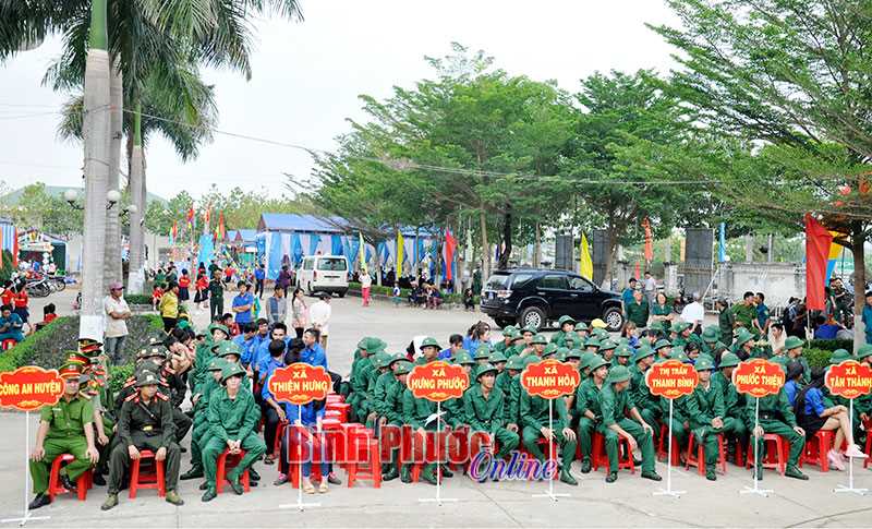 R&uacute;t kinh nghiệm c&ocirc;ng t&aacute;c tuyển chọn, gọi c&ocirc;ng d&acirc;n nhập ngũ