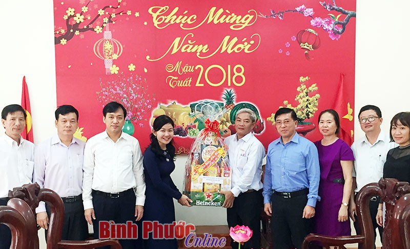Đo&agrave;n đại biểu Quốc hội tỉnh ch&uacute;c tết c&aacute;c cơ quan b&aacute;o ch&iacute; của tỉnh