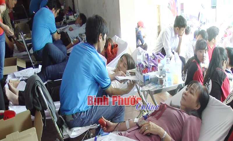 Lộc Ninh thu 600 đơn vị máu