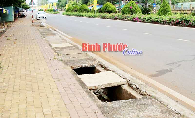 &Yacute; kiến người d&acirc;n: &ldquo;Bẫy&rdquo; tr&ecirc;n đường