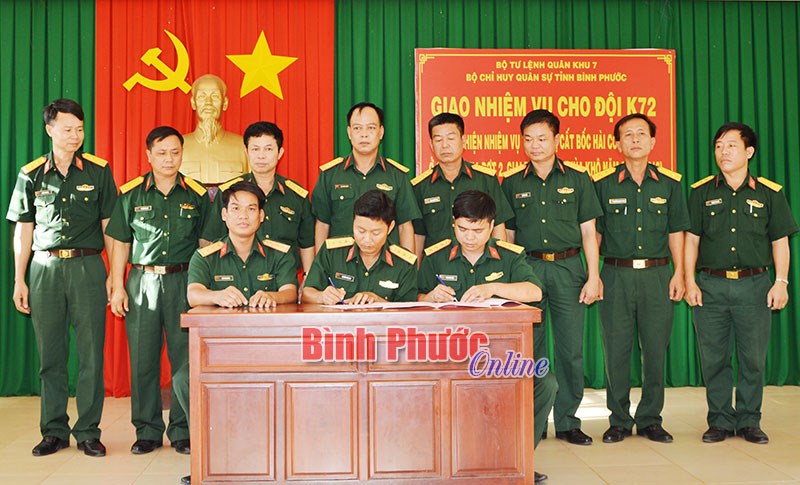 Giao nhiệm vụ cho Đội K72 lên đường quy tập hài cốt liệt sĩ