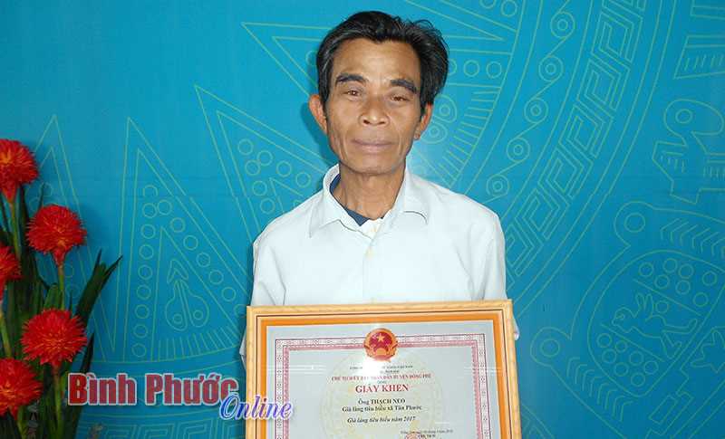 Gi&agrave; l&agrave;ng Thạch Neo gương mẫu trong c&ocirc;ng việc