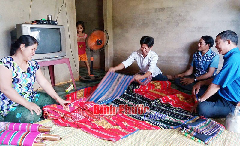 Nỗ lực giảm ngh&egrave;o ở huyện B&ugrave; Gia Mập