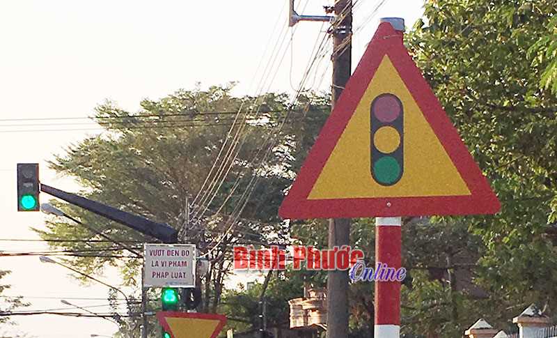 Biển báo giao thông “trồng chuối” đã được khắc phục