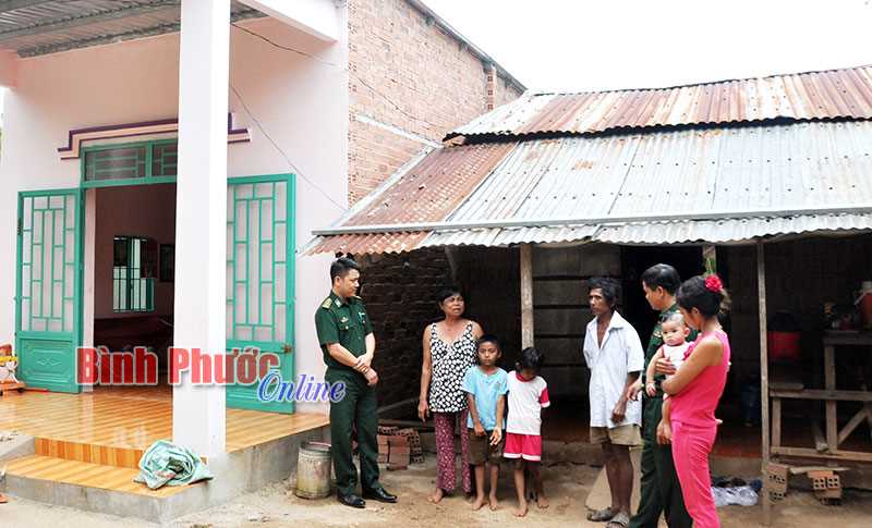 Đồn bi&ecirc;n ph&ograve;ng Đắc Qu&yacute;t x&acirc;y dựng &ldquo;thế trận l&ograve;ng d&acirc;n&rdquo;