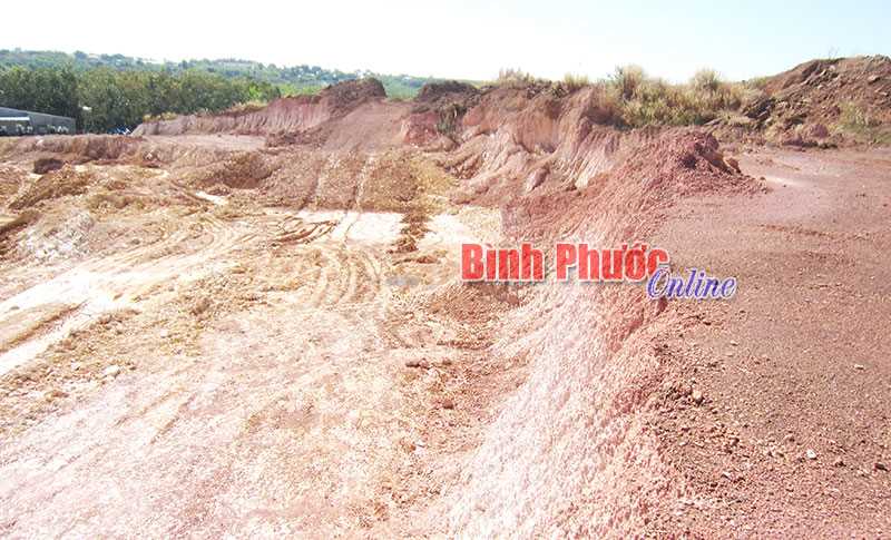 Đồng Xoài kiên quyết xử lý khai thác phún sỏi đỏ trái phép