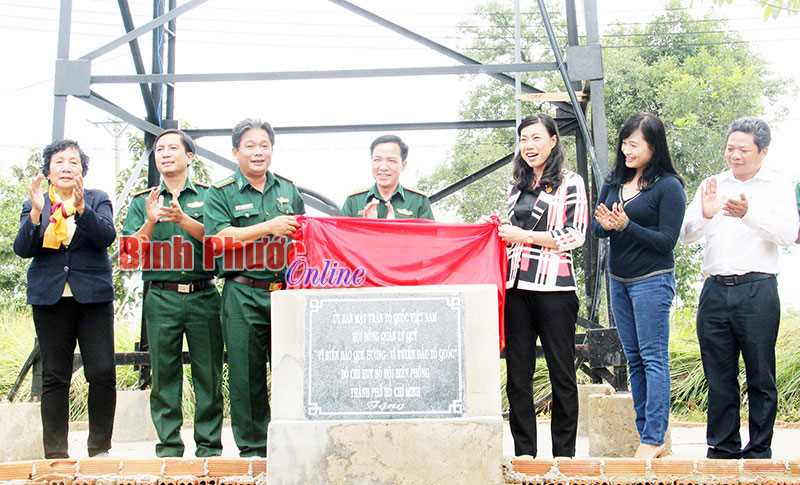 Khoan sức d&acirc;n bảo vệ l&atilde;nh thổ, an ninh bi&ecirc;n giới