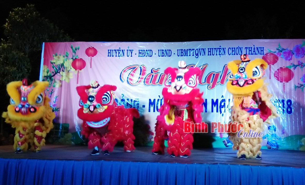 Tưng bừng lễ hội giao thừa tại c&aacute;c huyện