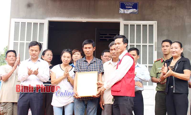 Bàn giao 6 căn nhà tình thương