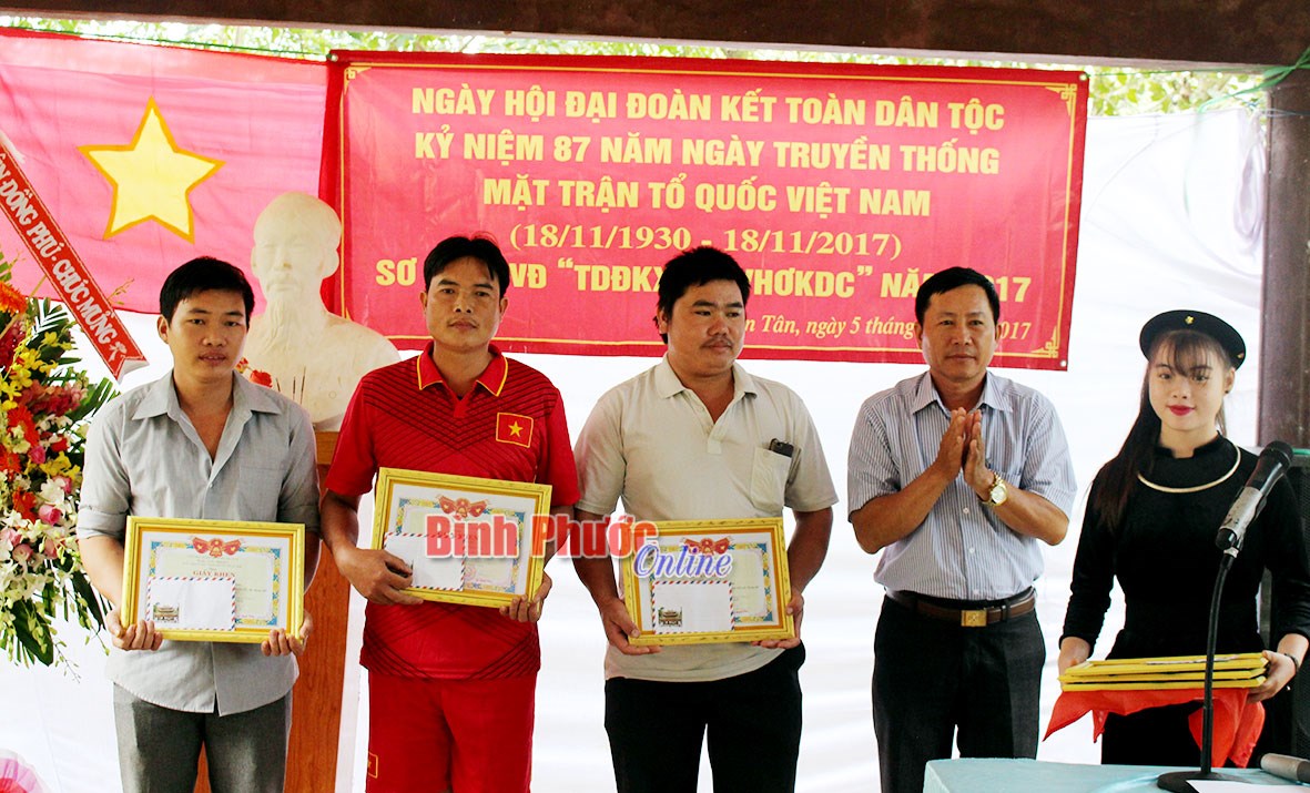 Thuận Tân: 100% hộ đồng bào DTTS đạt gia đình văn hóa