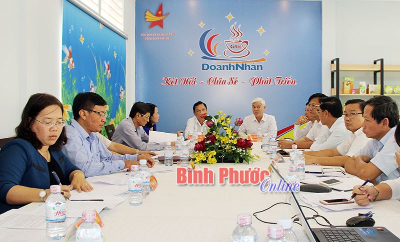 L&atilde;nh đạo tỉnh tiếp doanh nghiệp định kỳ th&aacute;ng 3