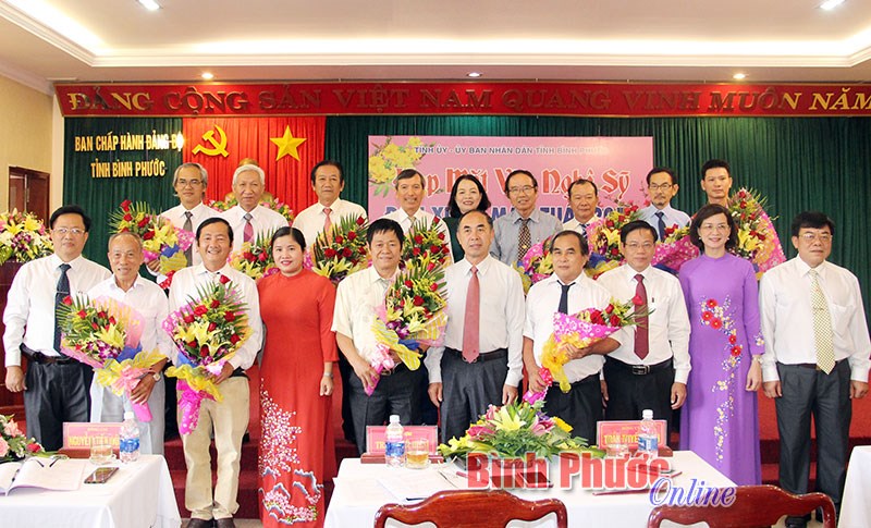 Tỉnh ủy, UBND tỉnh họp mặt văn nghệ sĩ đầu xu&acirc;n Mậu Tuất 2018