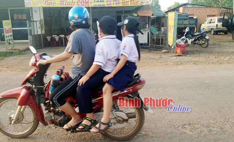 Đội nón bảo hiểm cho trẻ - không thể lơ là