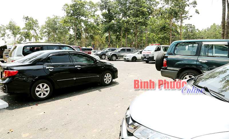 Ki&ecirc;n quyết ph&ograve;ng, chống lợi &iacute;ch nh&oacute;m, tham nhũng, l&atilde;ng ph&iacute;