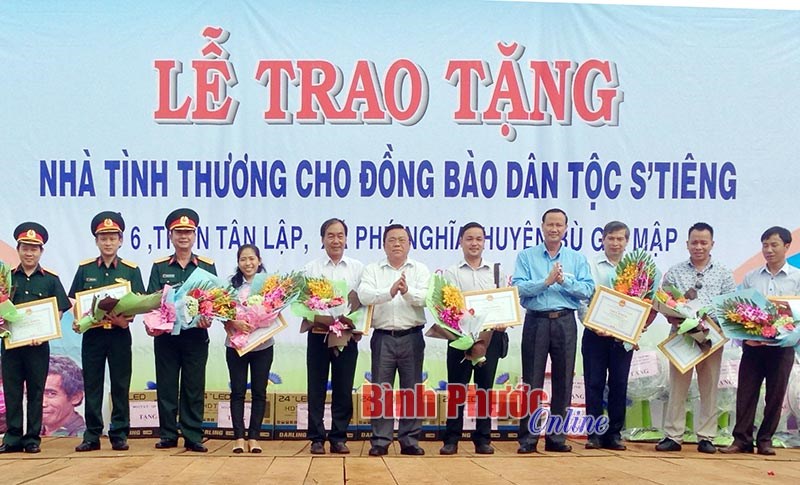 L&agrave;m theo B&aacute;c ở x&atilde; n&ocirc;ng th&ocirc;n mới