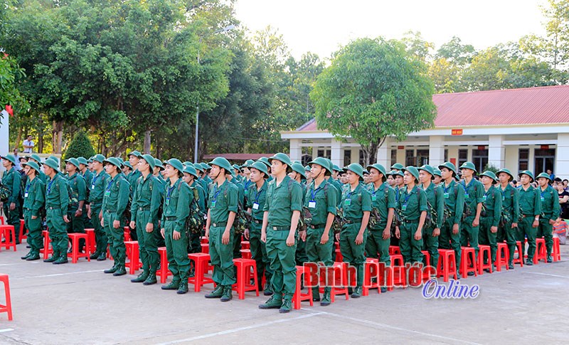 Những điểm mới về tuyển sinh v&agrave;o c&aacute;c trường qu&acirc;n đội năm 2018