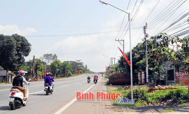 96% hộ dân Bù Đăng sử dụng điện lưới quốc gia