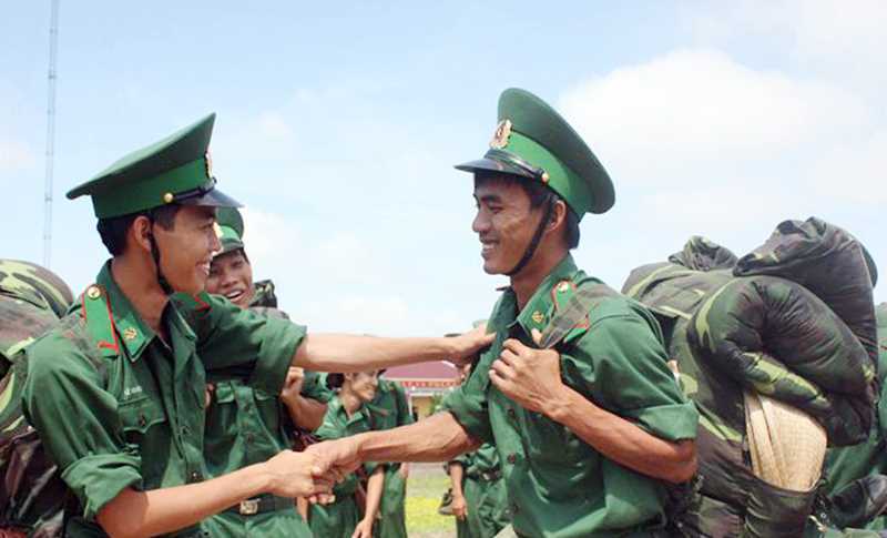 Đồng Xo&agrave;i trao lệnh gọi c&ocirc;ng d&acirc;n nhập ngũ năm 2018