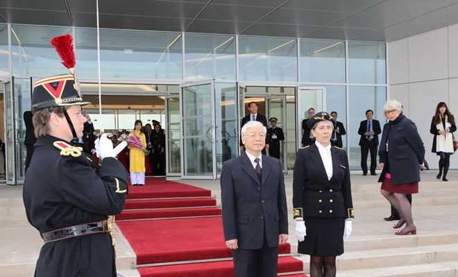 Tổng B&iacute; thư Nguyễn Ph&uacute; Trọng bắt đầu thăm ch&iacute;nh thức Cộng h&ograve;a Ph&aacute;p