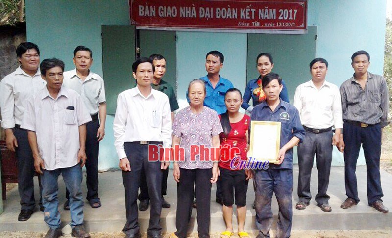 T&acirc;n H&ograve;a ch&uacute; trọng giảm ngh&egrave;o bền vững